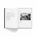 Livre Variations de Yann l'Outsider ouvert avec du texte et un photo de graffiti